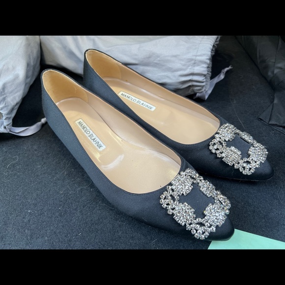 Authentic Manolo Blahnik Flat Size 39 (SOLD) - Picture 2 of 10